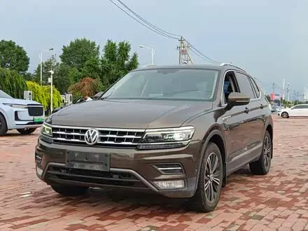 VOLKSWAGEN TIGUAN L 2017