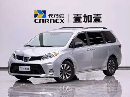 TOYOTA SIENNA 2019 — 59 900 км, Китай — под ключ — фото 1
