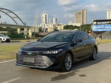 TOYOTA AVALON 2021 — 43 000 км, Китай — под ключ — фото 1
