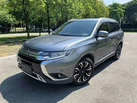 MITSUBISHI OUTLANDER — из Китая под ключ