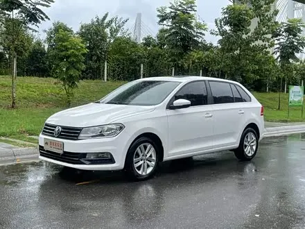 VOLKSWAGEN SANTANA 2015 — 80 000 км, Китай — под ключ — фото 1
