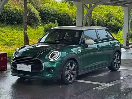 MINI COOPER 2019 — 36 100 км, Китай — под ключ — фото 1