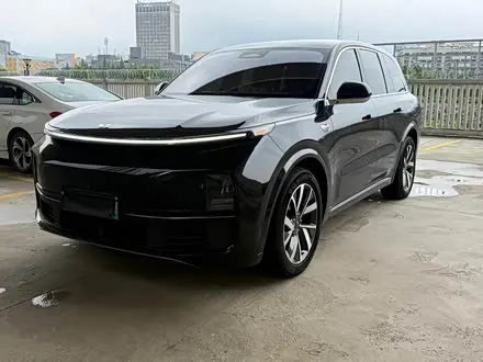 LI AUTO L8 2023