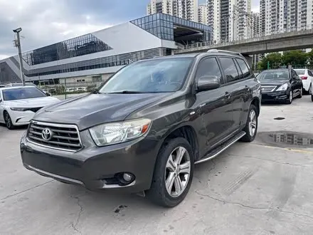 TOYOTA HIGHLANDER 2011