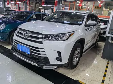 TOYOTA HIGHLANDER 2021
