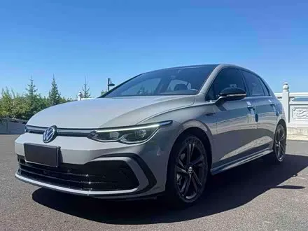 VOLKSWAGEN GOLF 2023