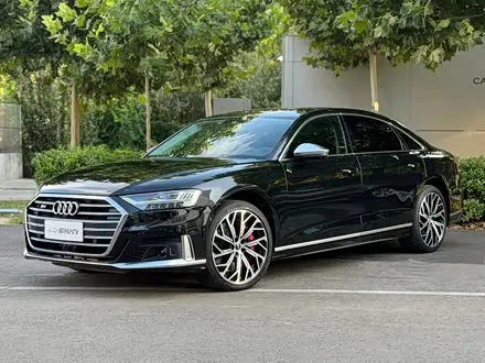 AUDI S8 2021