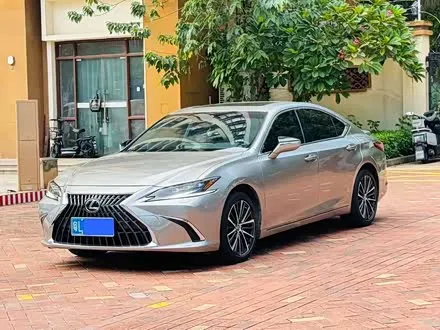 LEXUS ES 2022