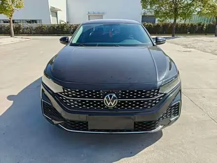 VOLKSWAGEN PASSAT 2023