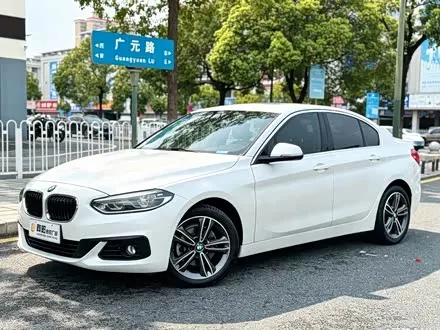 BMW 1 SERIES 2019 — 70 000 км, Китай — под ключ — фото 1