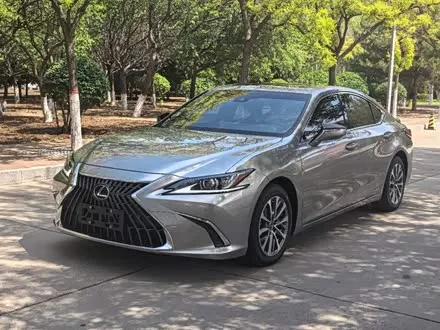 LEXUS ES 2022