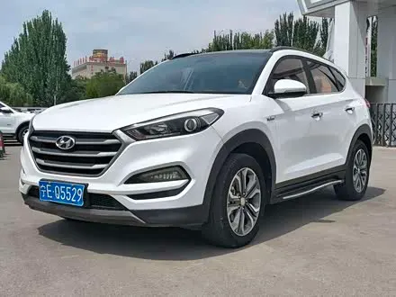 HYUNDAI TUCSON 2015