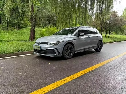 Volkswagen Golf — из Китая под ключ