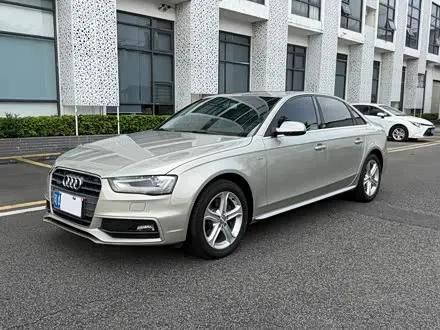 AUDI A4L 2015 — 168 000 км, Китай — под ключ — фото 1