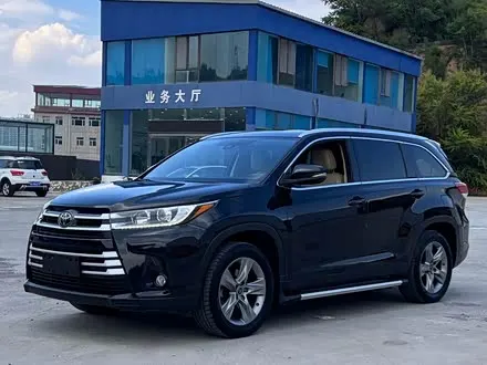 TOYOTA HIGHLANDER 2018 — 84 000 км, Китай — под ключ — фото 1