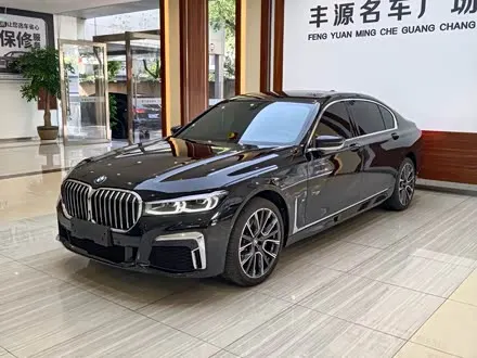 BMW 7 SERIES 2019 — 37 000 км, Китай — под ключ — фото 1