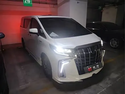 TOYOTA ALPHARD 2021 — 70 000 км, Китай — под ключ — фото 1