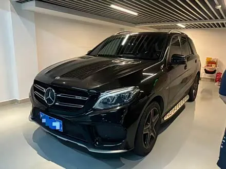 MERCEDES-BENZ GLE AMG 2017 — 50 000 км, Китай — под ключ — фото 1