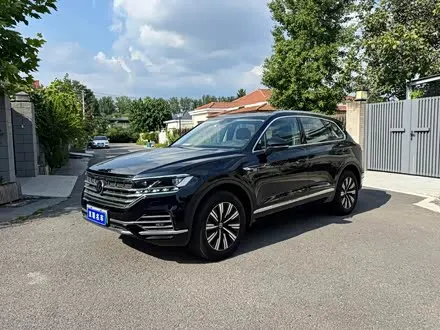VOLKSWAGEN TOUAREG 2021 — 46 000 км, Китай — под ключ — фото 1