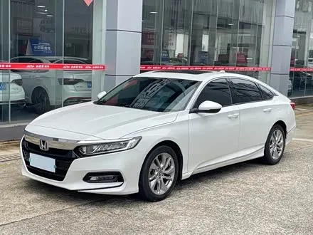 HONDA ACCORD 2018 — 70 000 км, Китай — под ключ — фото 1