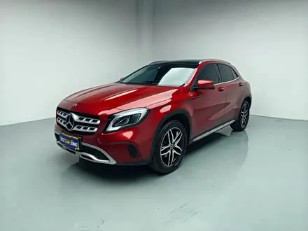 MERCEDES-BENZ GLA 2017 — 37 000 км, Китай — под ключ — фото 1