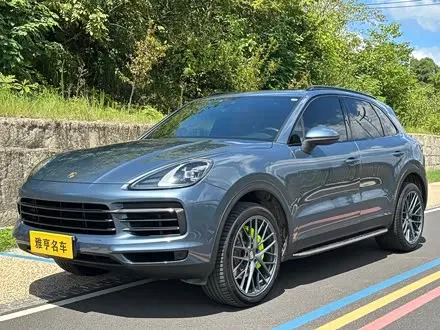 PORSCHE CAYENNE 2019 — 47 000 км, Китай — под ключ — фото 1