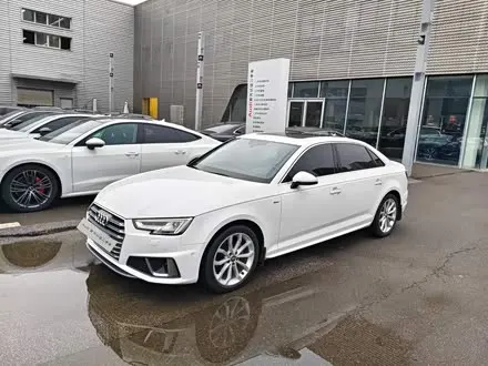 AUDI A4L 2019 — 94 000 км, Китай — под ключ — фото 1