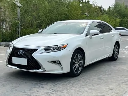 LEXUS ES 2015 — 150 000 км, Китай — под ключ — фото 1