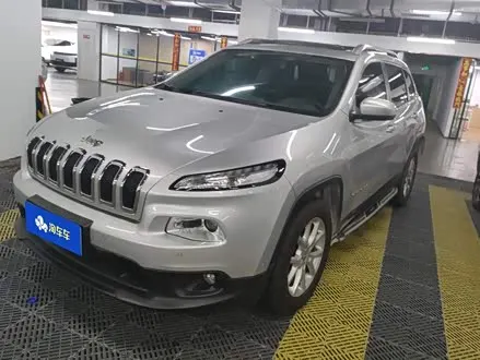 JEEP CHEROKEE 2016 — 42 600 км, Китай — под ключ — фото 1