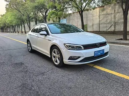 VOLKSWAGEN LAMANDO 2017 — 90 000 км, Китай — под ключ — фото 1