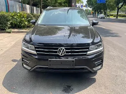 VOLKSWAGEN TIGUAN L 2017 — 79 000 км, Китай — под ключ — фото 1