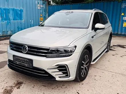 VOLKSWAGEN TIGUAN L 2019 — 68 000 км, Китай — под ключ — фото 1