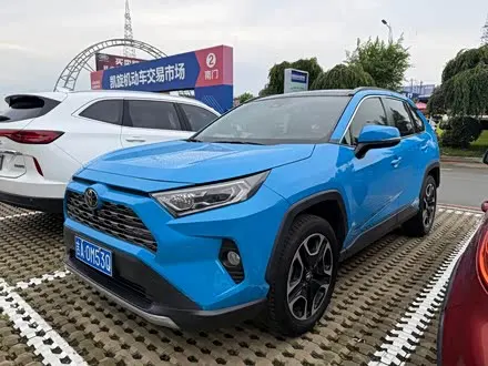 TOYOTA RAV4 — из Китая под ключ