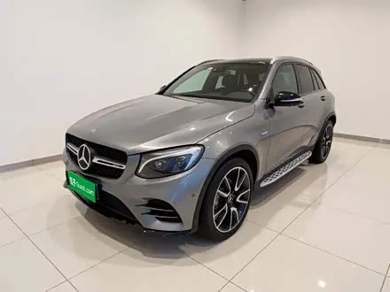 MERCEDES-BENZ GLC AMG 2017 — 52 800 км, Китай — под ключ — фото 1