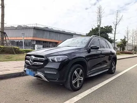 MERCEDES-BENZ GLE 2020 — 80 000 км, Китай — под ключ — фото 1
