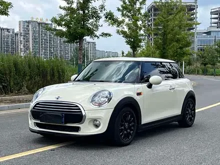 MINI ONE 2016