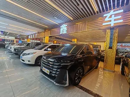TOYOTA VELLFIRE — из Китая под ключ