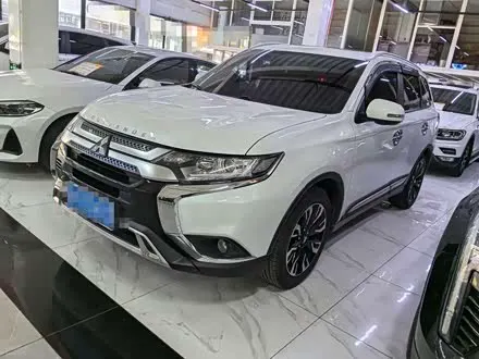 MITSUBISHI OUTLANDER 2019 — 111 000 км, Китай — под ключ — фото 1