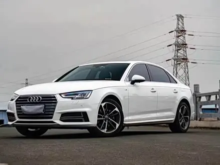 AUDI A4L 2019 — 110 000 км, Китай — под ключ — фото 1