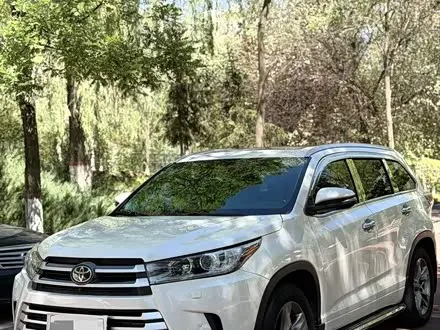 TOYOTA HIGHLANDER 2015 — 149 000 км, Китай — под ключ — фото 1