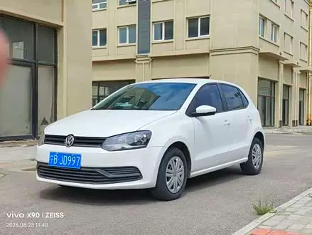 VOLKSWAGEN POLO 2016 — 85 000 км, Китай — под ключ — фото 1