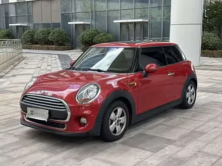 MINI ONE 2016