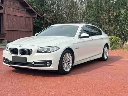 BMW 5 SERIES 2017 — 80 000 км, Китай — под ключ — фото 1