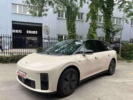 LI AUTO I6 — из Китая под ключ
