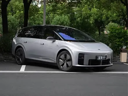 LI AUTO I8 2025