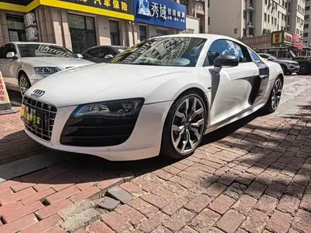 AUDI R8 2012