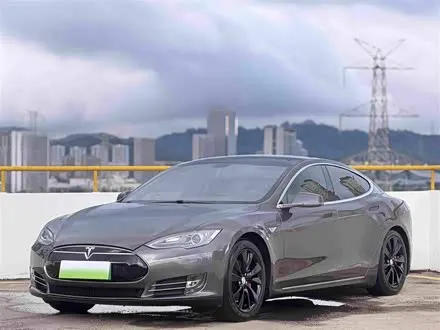 TESLA MODEL S 2014