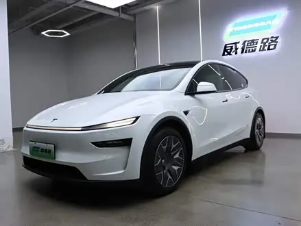 TESLA MODEL Y L 2025