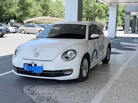 VOLKSWAGEN BEETLE 2014