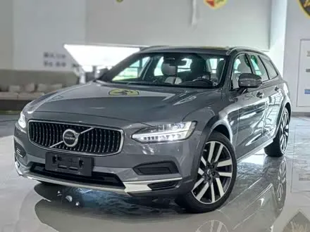 VOLVO V90 2022